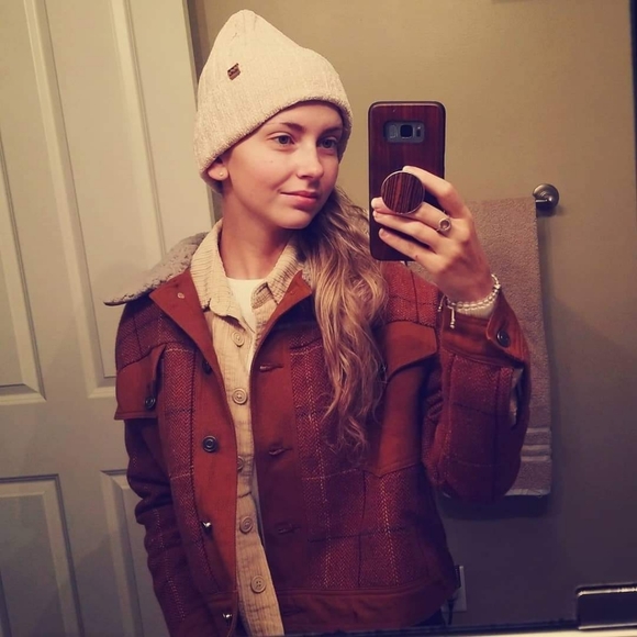 Meet your Posher, Amanda - Picture 4 of 15